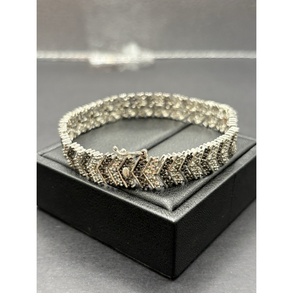 7.25" Sterling Silver Black White Finish Bracelet 16 Grams H21